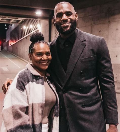 Gloria James and Anthony McClelland, LeBron's Parents: 5 Fast .